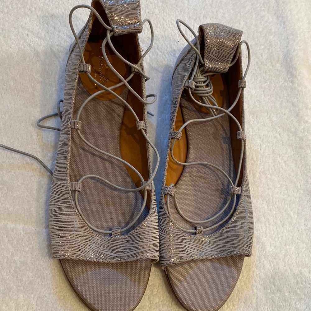 Miss Allbright gray gold strie leather lace up gladiator open toe shoes Sz 8